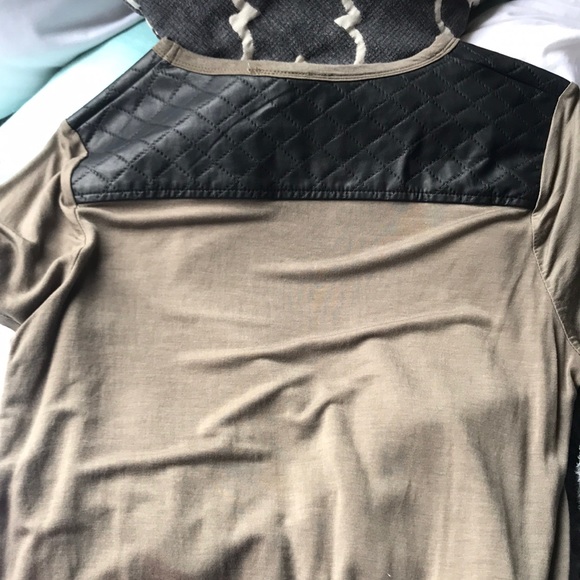 Top - Picture 4 of 4